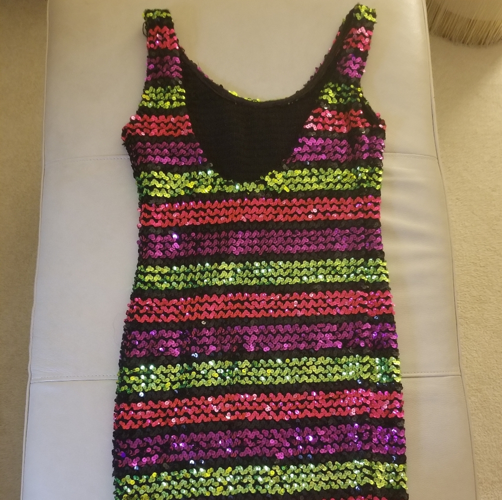 Dress - Picture 2 of 3
